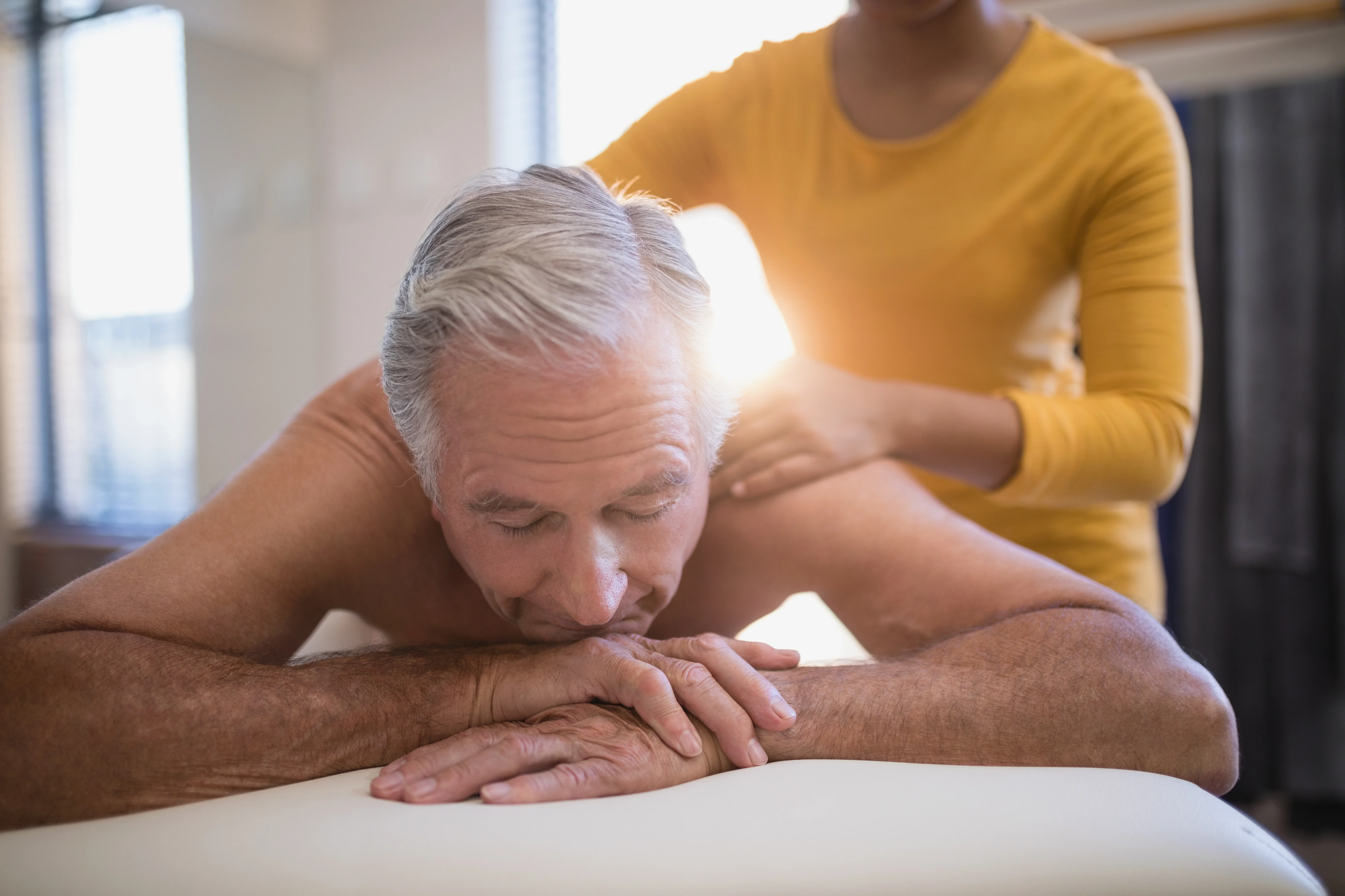 the-benefits-of-spa-massage-for-seniors-a-gentle-approach-to-pain-relief