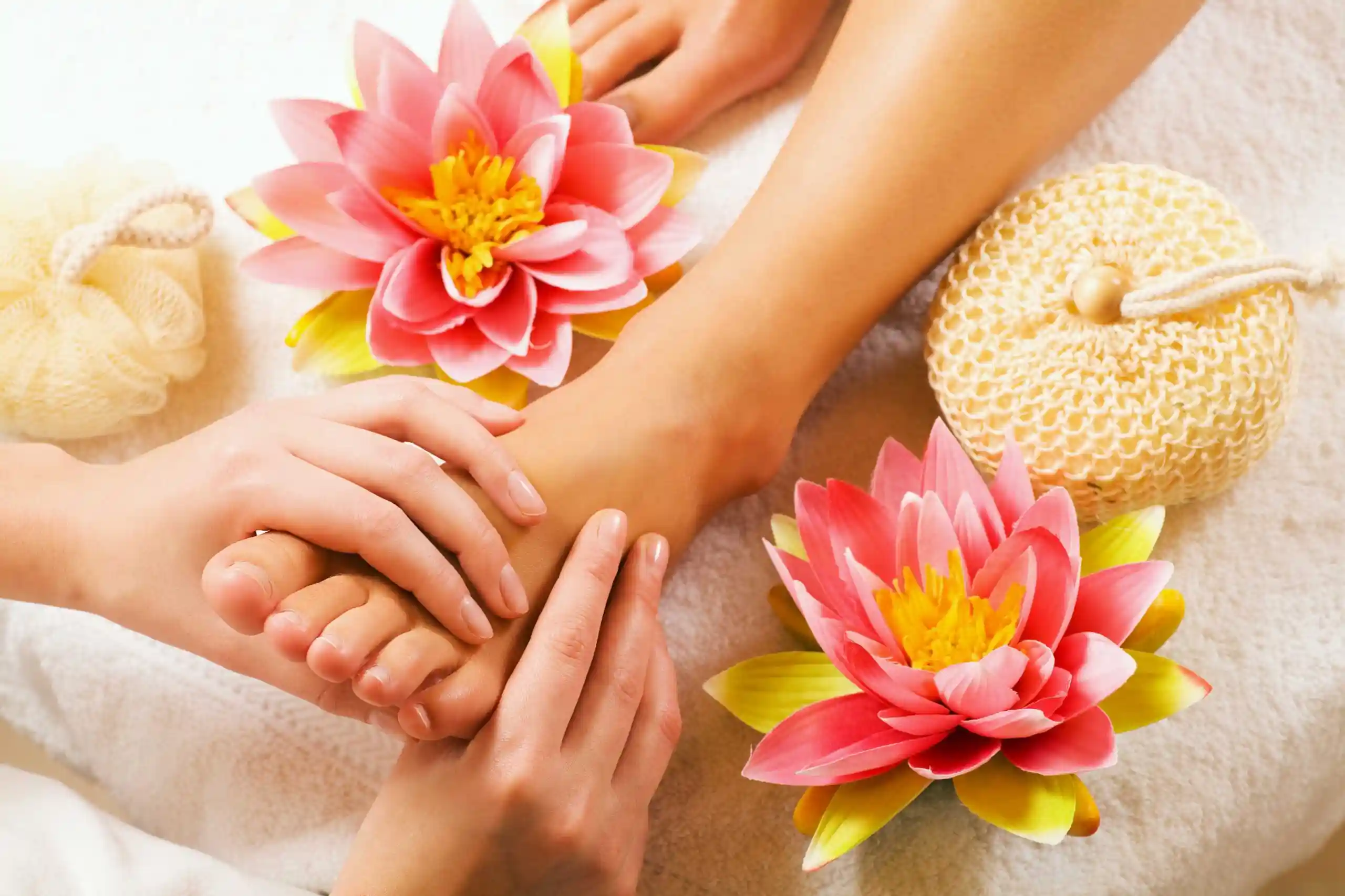 best-foot-Reflexology-full-body-massage-spa-center-chennai-river-day-spa